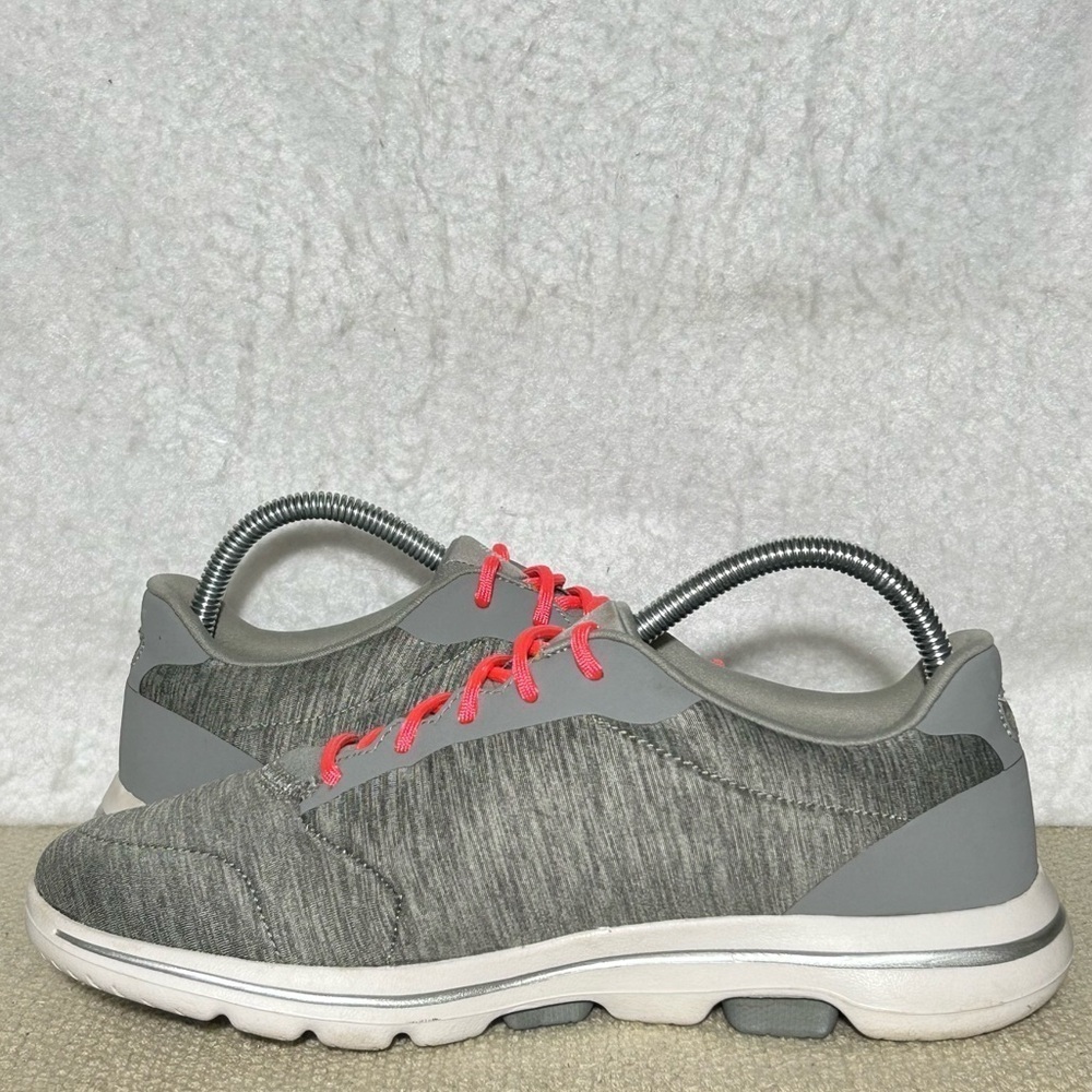 Skechers Womens Grey GOwalk 5 Lace Up Casual Sneaker Shoes SZ 9.5 WIDE - Picture 7 of 11